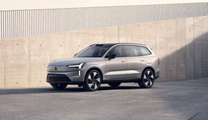 Volvo prepares EX30 small electric crossover for production in 2023