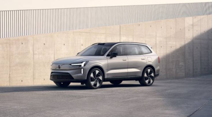 Volvo prepares EX30 small electric crossover for production in 2023